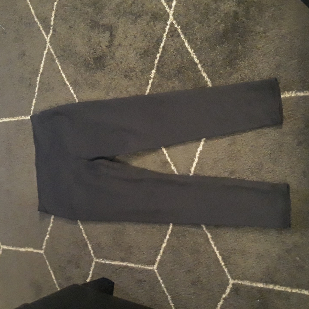 Dragon Fit Grey leggings M 2/$22.